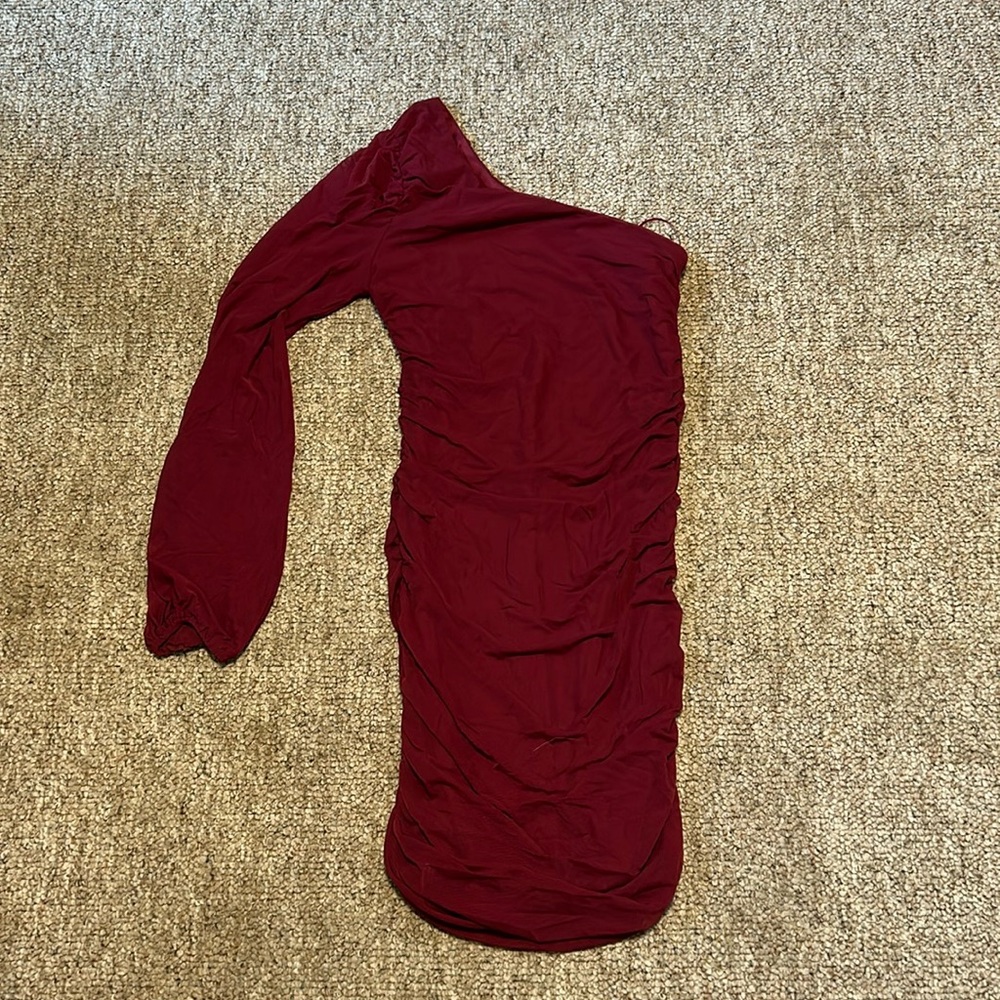 Dee Elly off shoulder beautiful dress only worn once